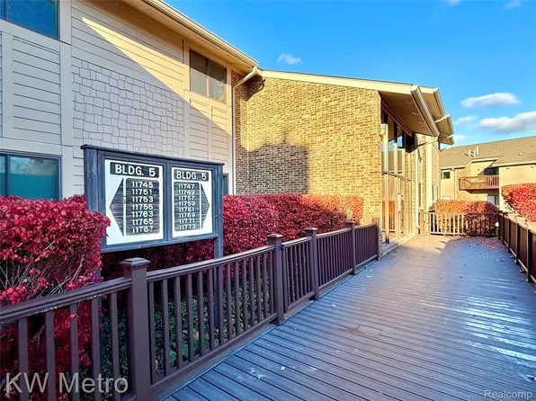 11773 Sycamore Dr Unit 25, Plymouth, MI 48170
