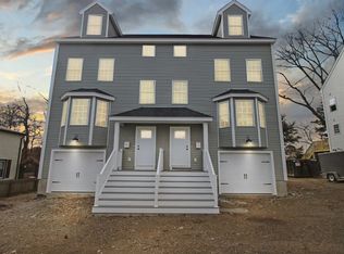 18 Border St #18, Lawrence, MA 01843