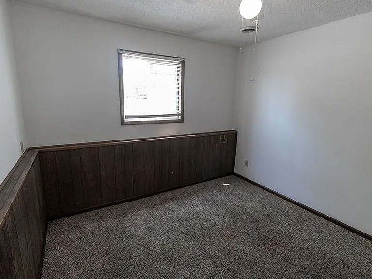 2932 Leeway Dr #C — Photo 16
