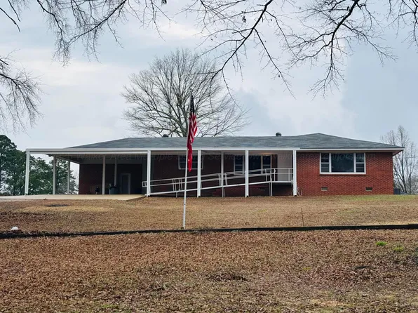 176 Stadium Cir, Vernon, AL 35592