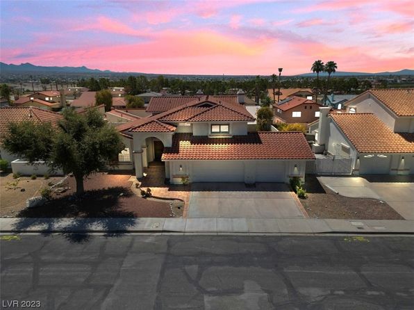 2149 Avalon Dr, Laughlin, NV 89029
