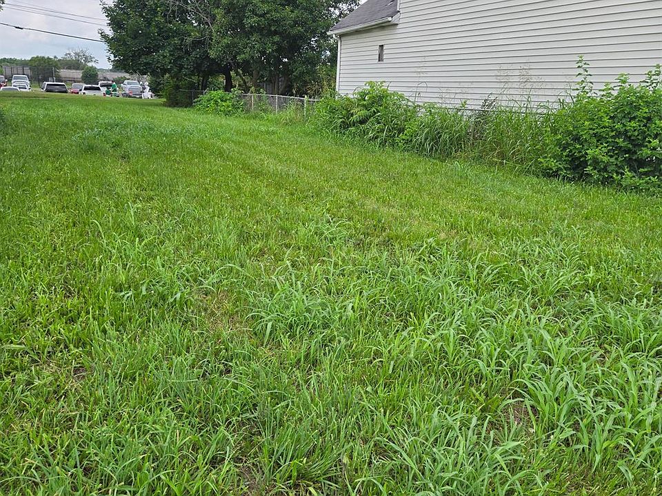 1st image of 915 S 9th St