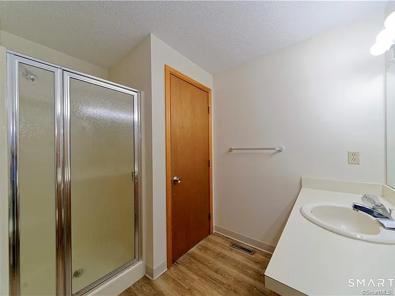 33 Ivy Ln #33 — Photo 4