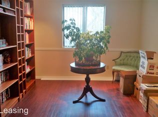 2870 W Mill Rd APT B, Glendale, WI 53209