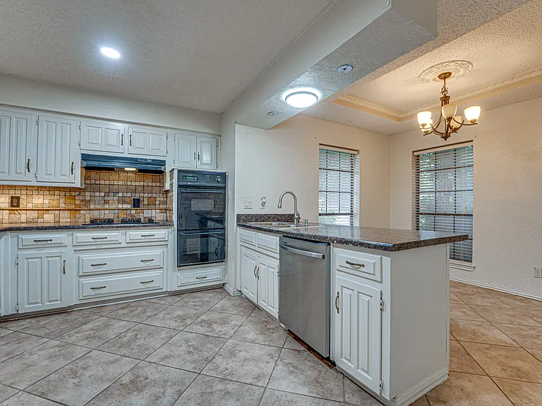 917 Meadowgate Dr — Photo 21
