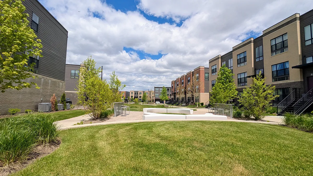 Building Photo - 2211 Venture Dr