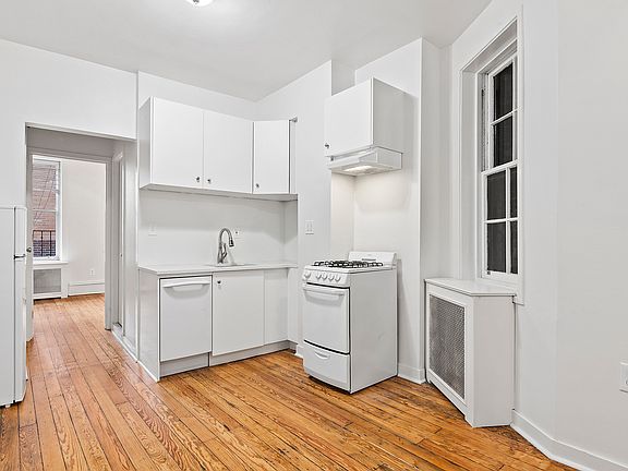 2nd image of 163 W 10th St APT 2RE