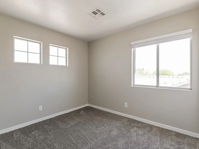 2205 Farmouth Cir — Photo 13