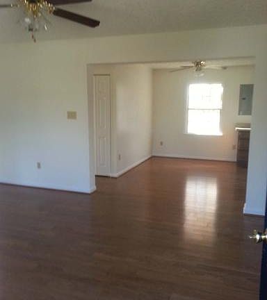 5th image of 723 Parkview Dr Lot 8
