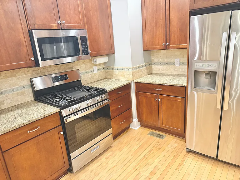 2041 English Ln — Photo 21