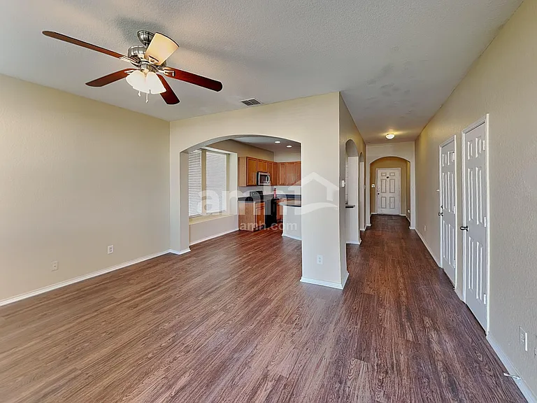 2623 Basswood Dr — Photo 7