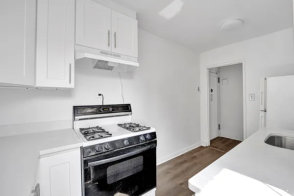 Rented by Prime Realty | media 35