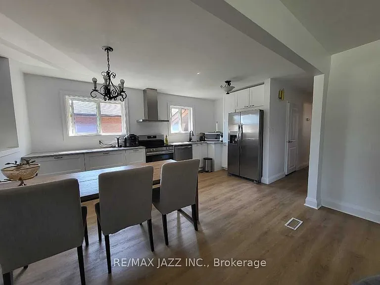 382 Elmridge St — Photo 3