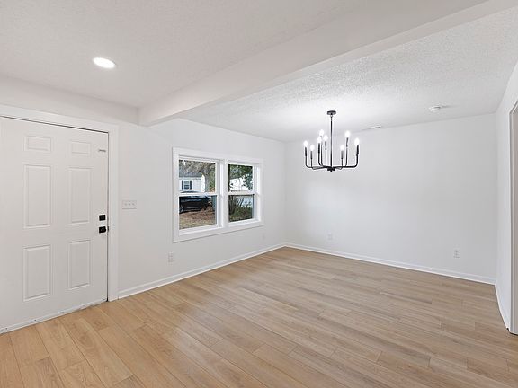 3rd image of 5816 Sedgefield Dr