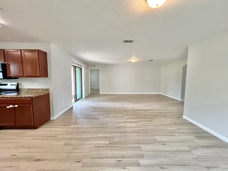 2664 Rotherham Rd — Photo 15
