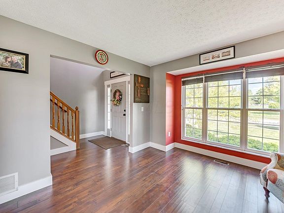 3rd image of 665 Manchester Cir N