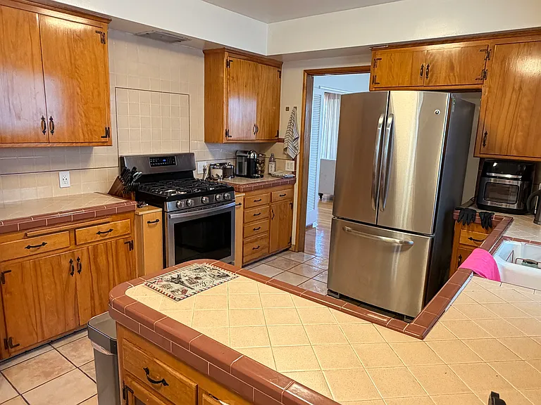 1611 Larco Way — Photo 23