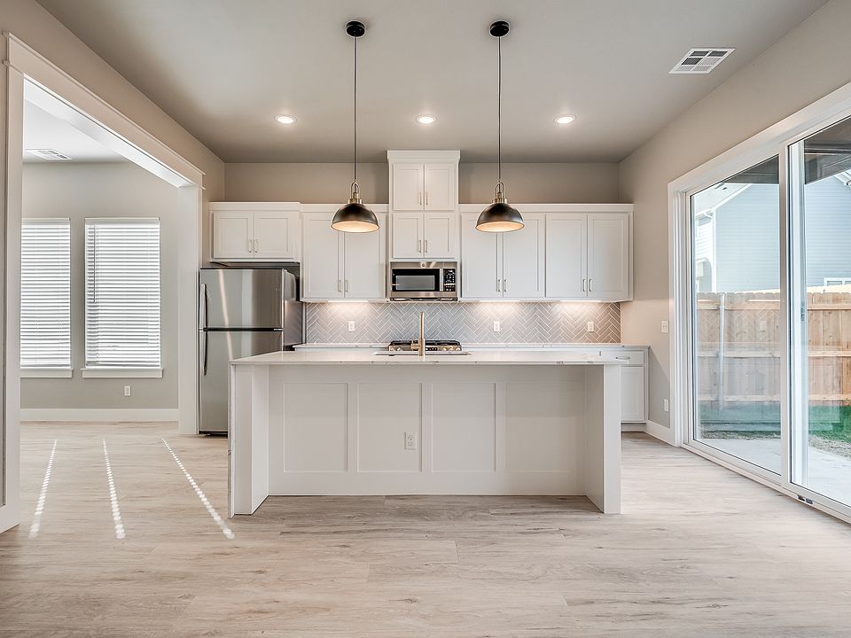 1st image of 2628 Crescent Ave #1
