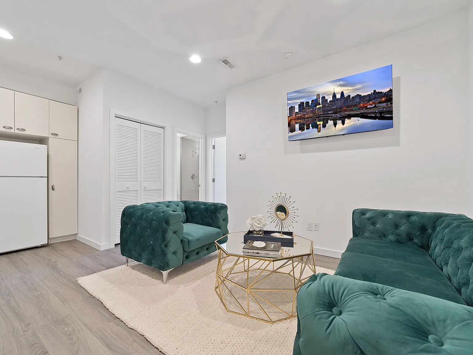 2 bed, 1000 sqft, $1,150 — Photo 3
