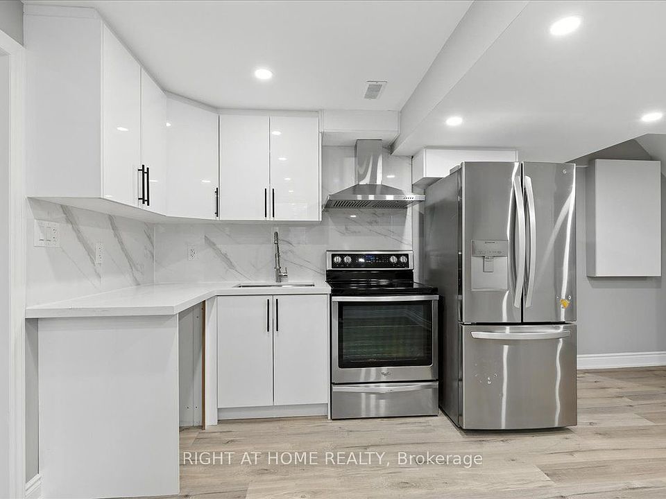 1st image of 1 Lorilee Cres