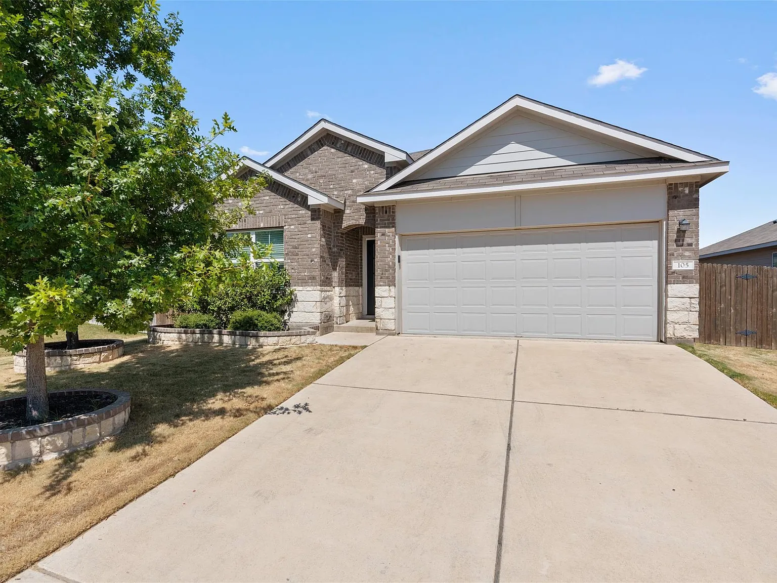 4 bed, 2.0 bath, 1871 sqft, $2,000 — Photo 2