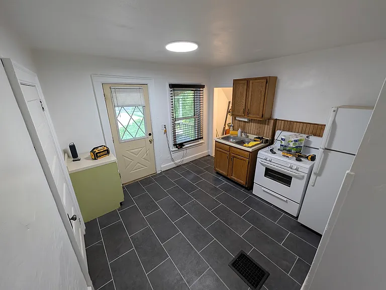 314 N 6th St #B — Photo 4