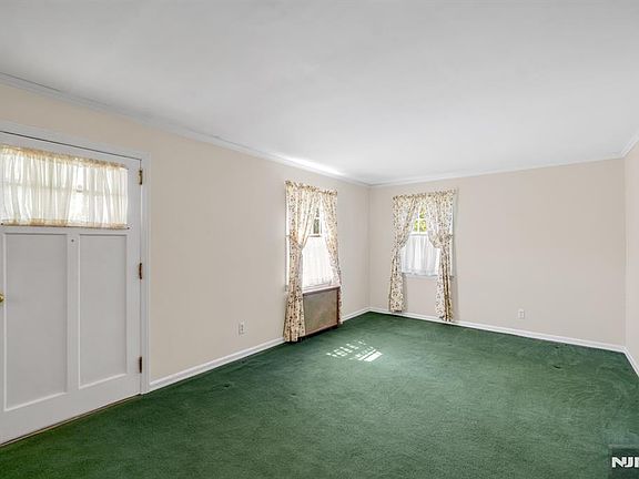 3rd image of 229 Cedar Ln