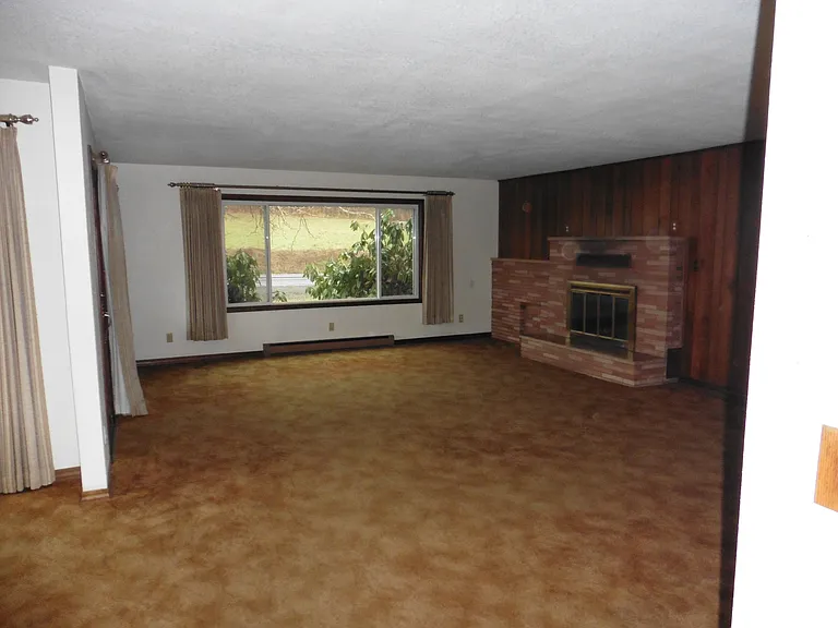 12935 SW Spring Hill Rd — Photo 8