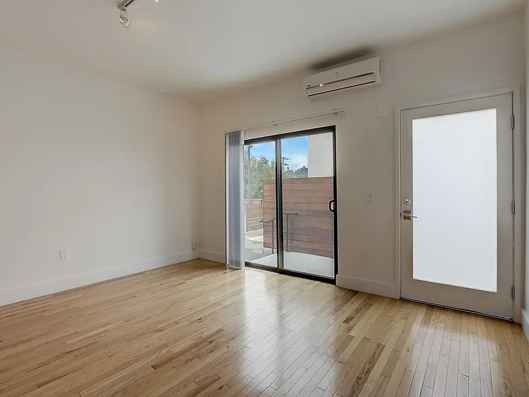 3102 London St #3110 — Photo 20