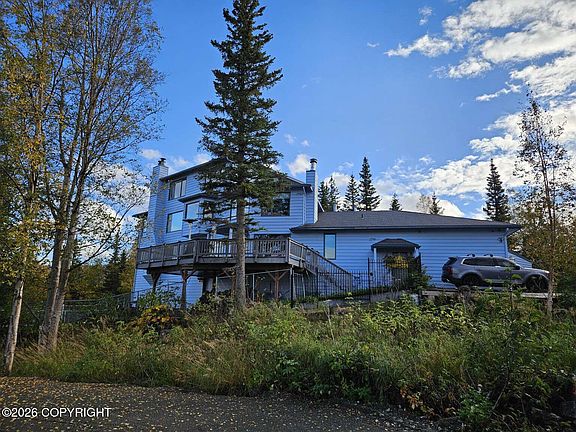 3rd image of 10501 Treeline Ct