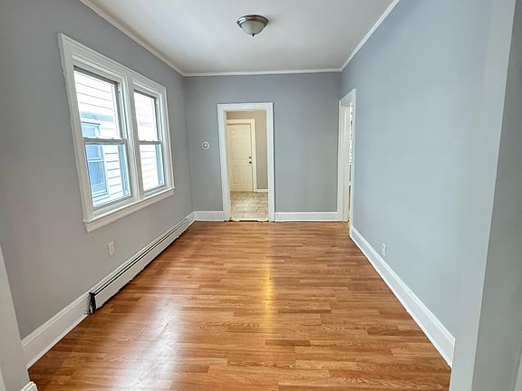 3rd image of 171 Isabella Ave Floor 1