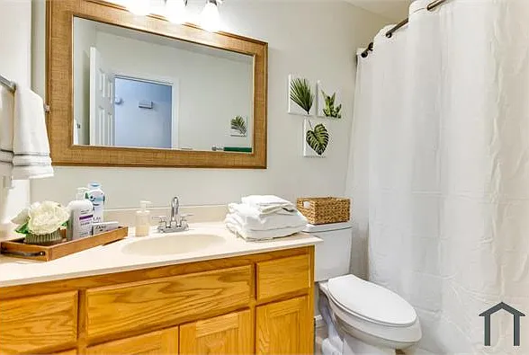 4 bed, $2,798 — Photo 2