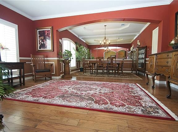 4th image of 2313 Creekedge Ct