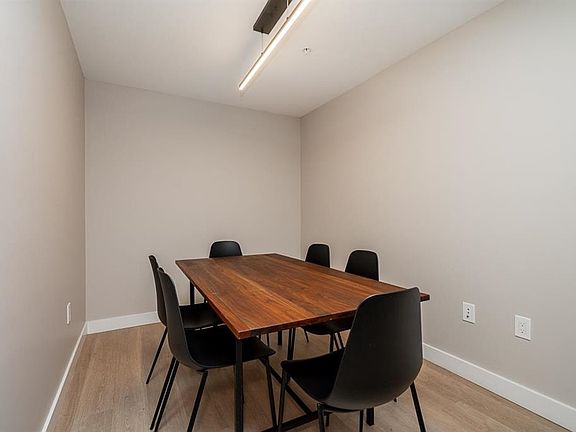 5th image of 3038 Saint George St #112