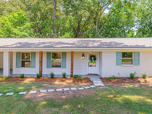 3rd image of 1209 Laurelwood Dr