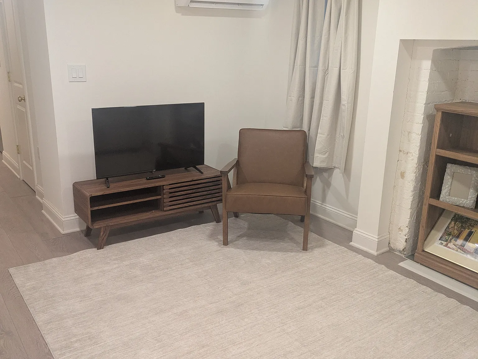 1 bed, 800 sqft, $2,100 — Photo 3
