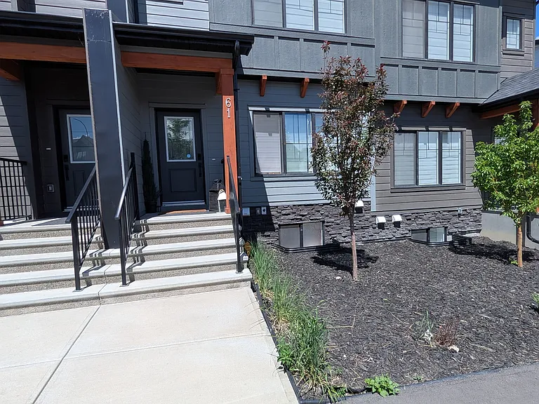 61 Silverton Glen Gate SW — Photo 19