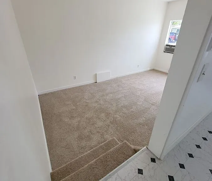 555 W Whittier Ave — Photo 11
