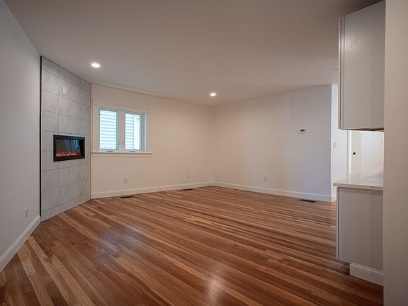 3rd image of 491 E 6th St #1