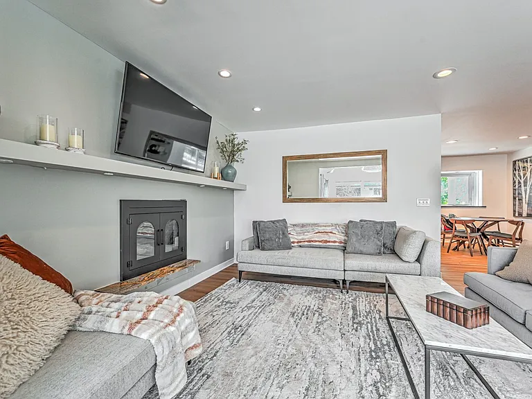 2976 Summervale Ln — Photo 2
