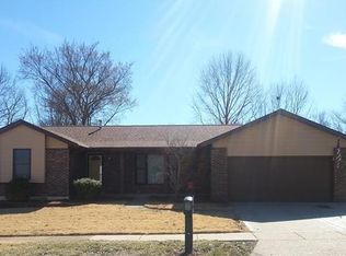 2722 Queen Bee Ln, Saint Louis, MO 63129