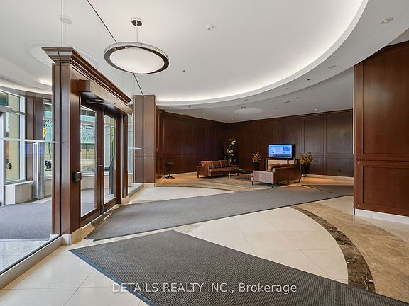 2nd image of 200 Rideau St #1202