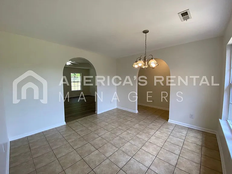 21880 Eastern Valley Rd — Photo 21