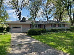 1800 10th St, Charleston, IL 61920