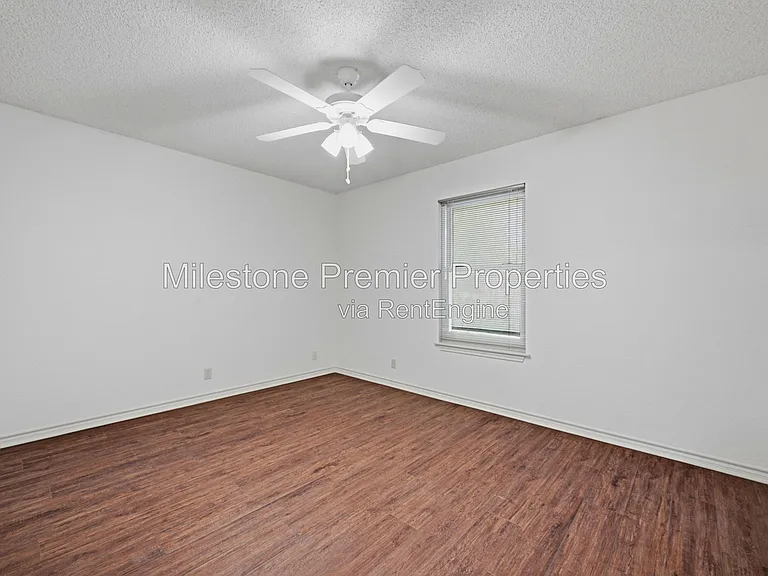 1908 Paula Dr — Photo 17