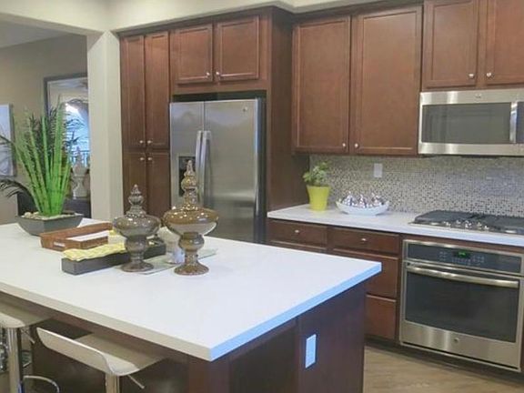3rd image of 40970 Belleray Ave