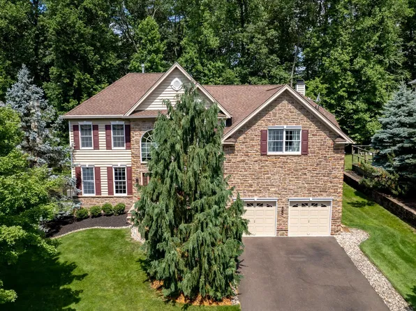 3826 Forest Hill Dr, Furlong, PA 18925