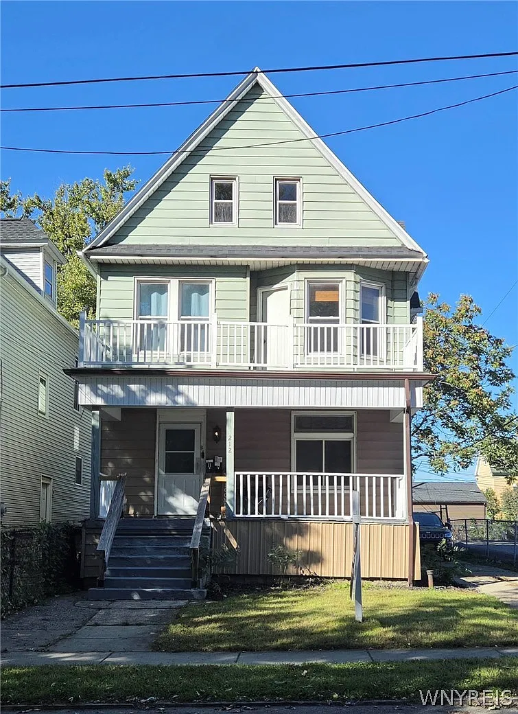 5 bed, 2.0 bath, 2544 sqft, $1,350 — Photo 1