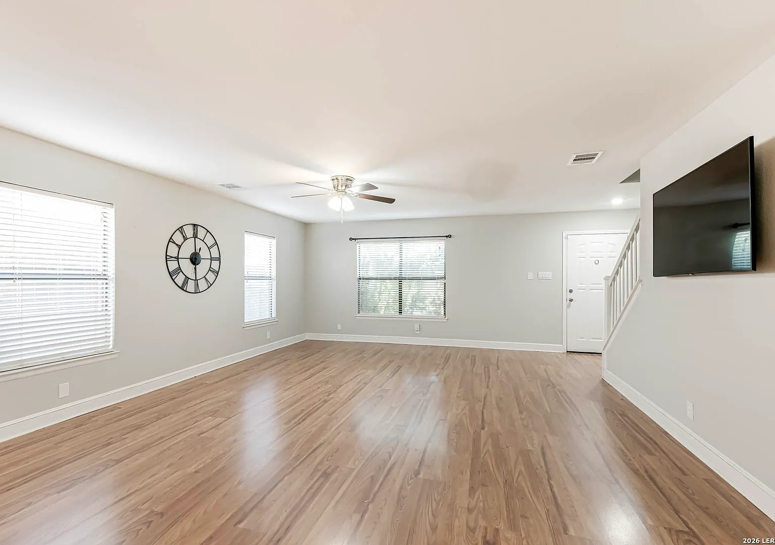 4 bed, 2.5 bath, 2950 sqft, $2,300 — Photo 4