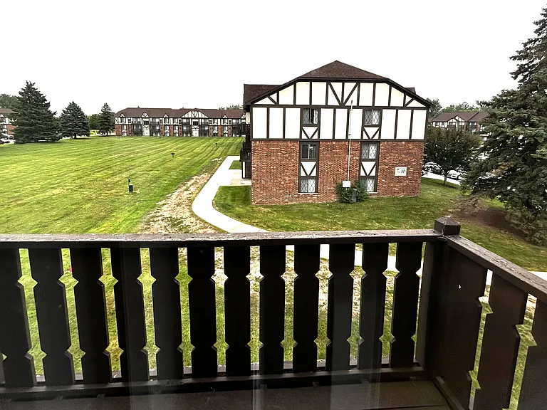 Charter Oaks Apartments — Photo 247